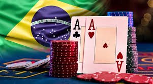 Desktop browser showing latobet Grand Slam table with chat and betting interface
